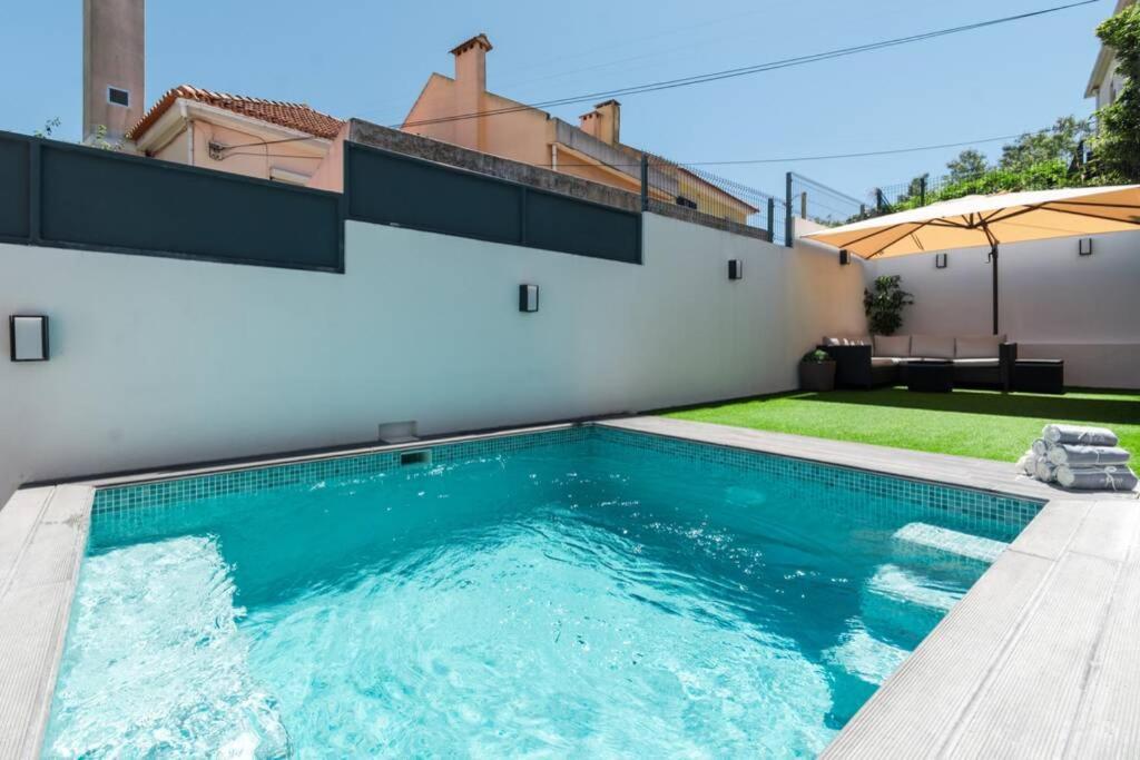 Luxury Villa With A Pool In The City - No Parties Allowed Lisboa Exterior foto