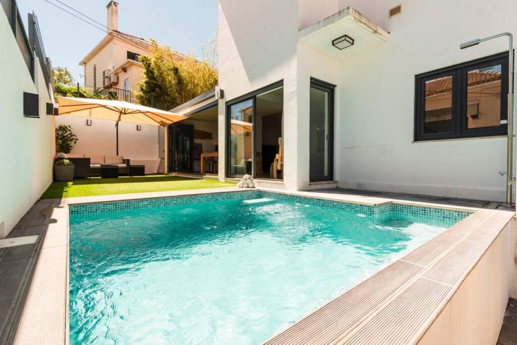 Luxury Villa With A Pool In The City - No Parties Allowed Lisboa Exterior foto